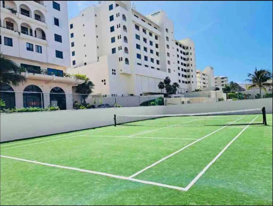 Amazing Beachfront Apartment Cancun Bagian luar foto