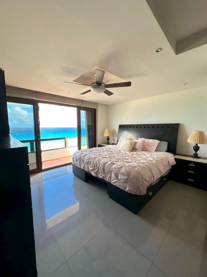 Amazing Beachfront Apartment Cancun Bagian luar foto